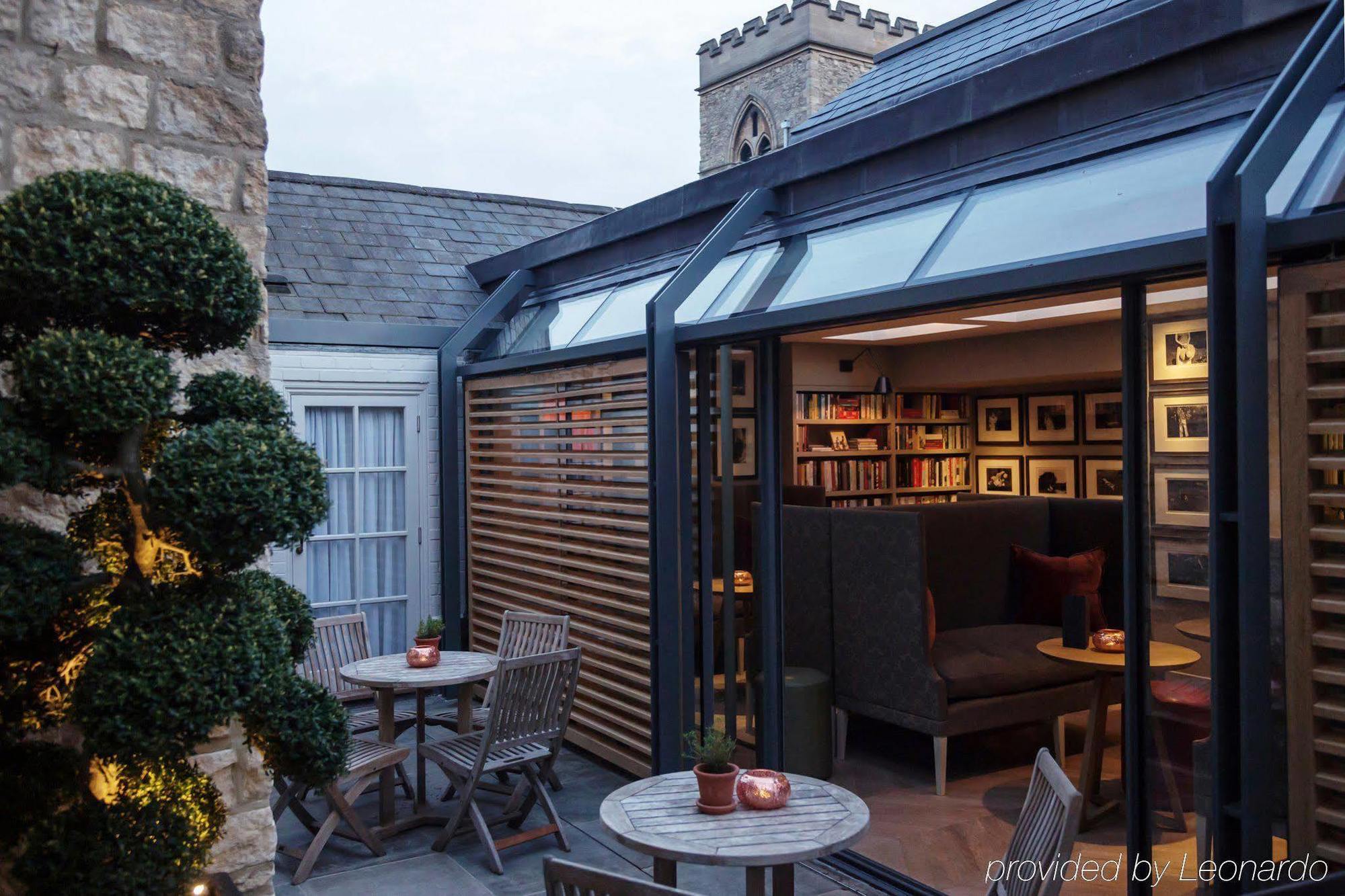 Old Parsonage Hotel Oxford Eksteriør billede The Library at The Old parsonage