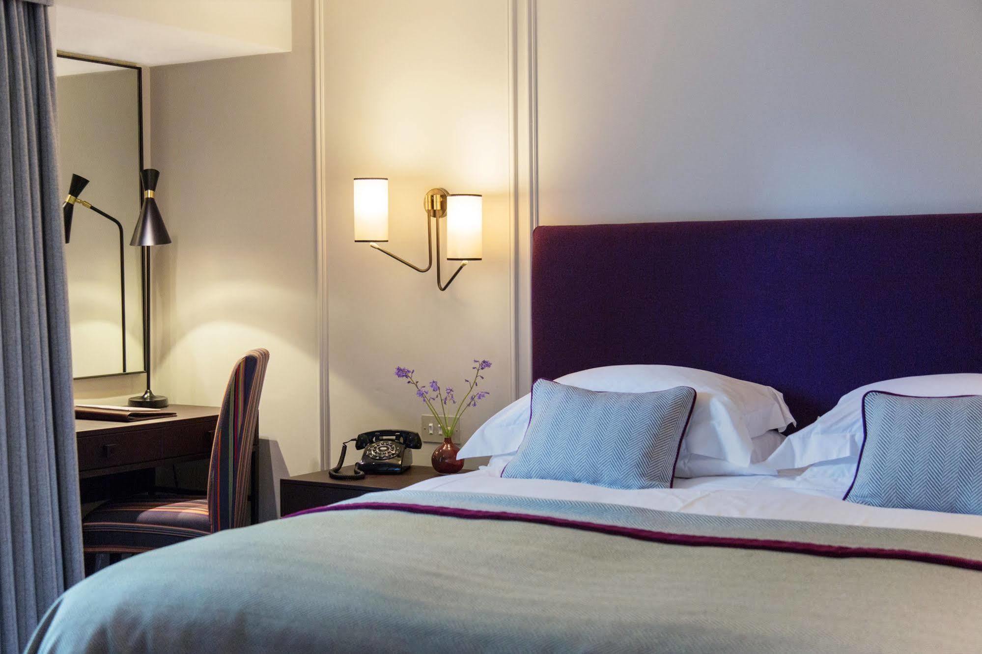 Old Parsonage Hotel Oxford Eksteriør billede A bedroom at the Hotel de l'Alma